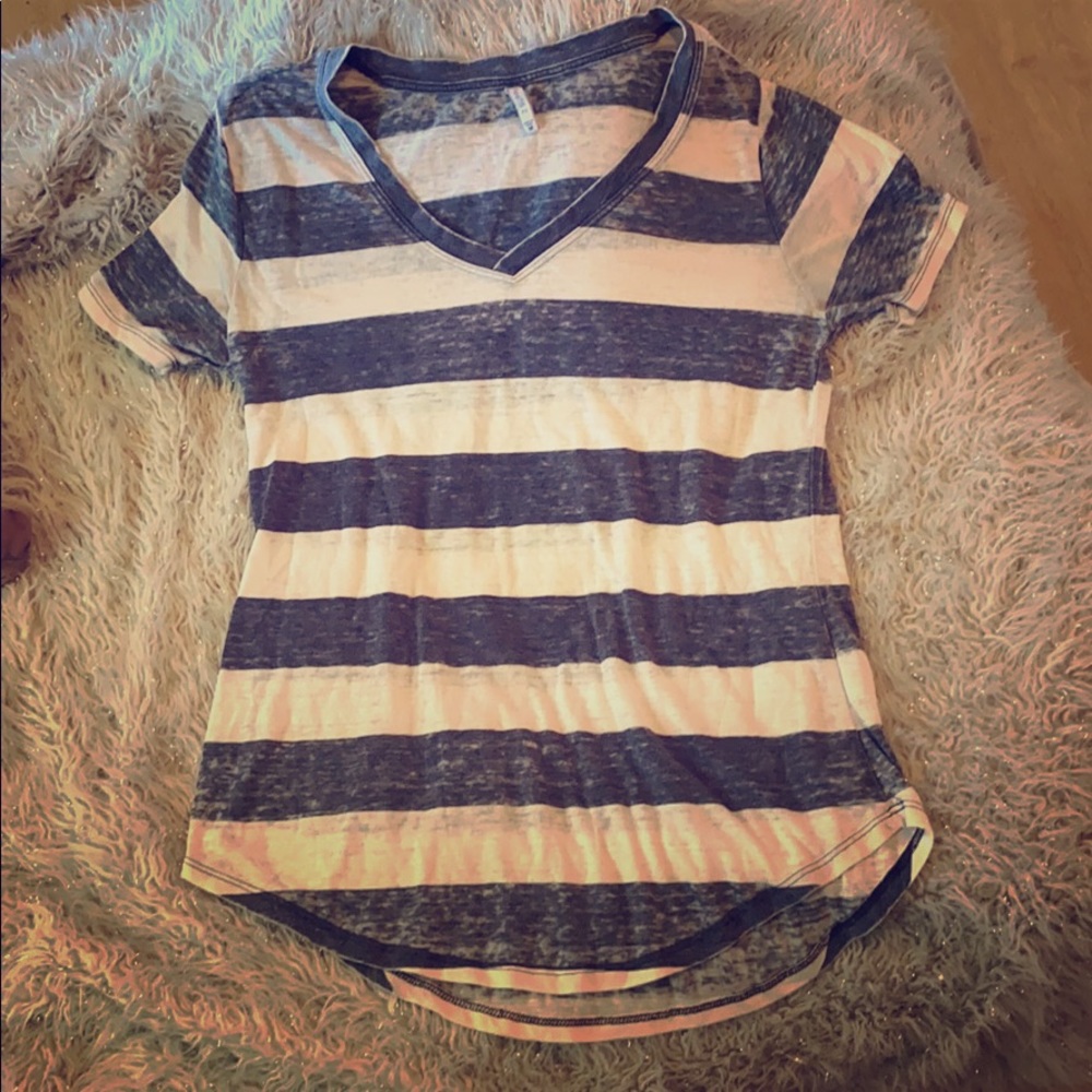 Blue and white stripped tee